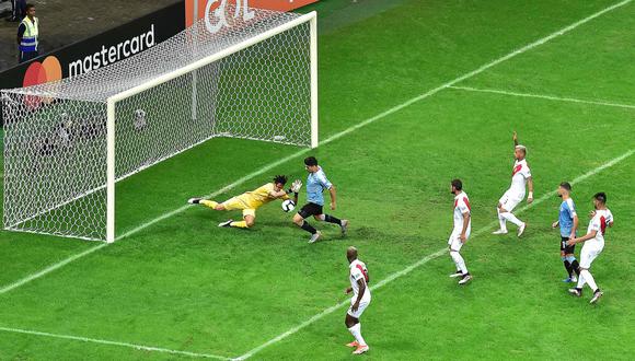 Perú vs. Uruguay: Suárez marcó el 1-0, pero gol se anuló por posición adelantada por Copa América | VIDEO. (Foto: AFP)