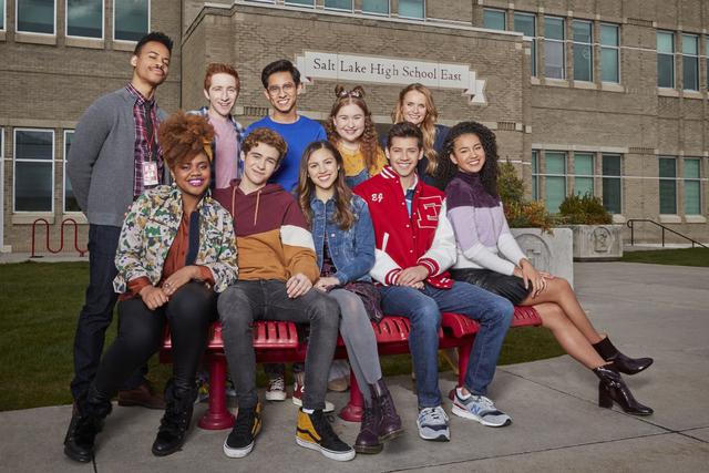 La nueva serie cuenta la historia de un grupo de alumnos que espera con ansiedad la primera producción teatral de su instituto.  (Foto: Disney)