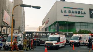 Breña: choque entre bus de transporte público y ambulancia deja al menos siete personas heridas 
