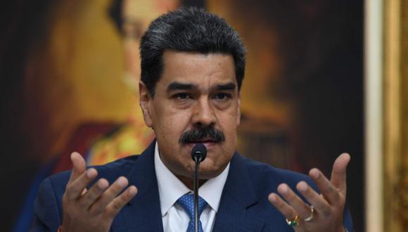 Nicolás Maduro, habla durante una conferencia de prensa con miembros de los medios extranjeros en el Palacio de Miraflores en Caracas. (Foto: AFP / YURI CORTEZ).