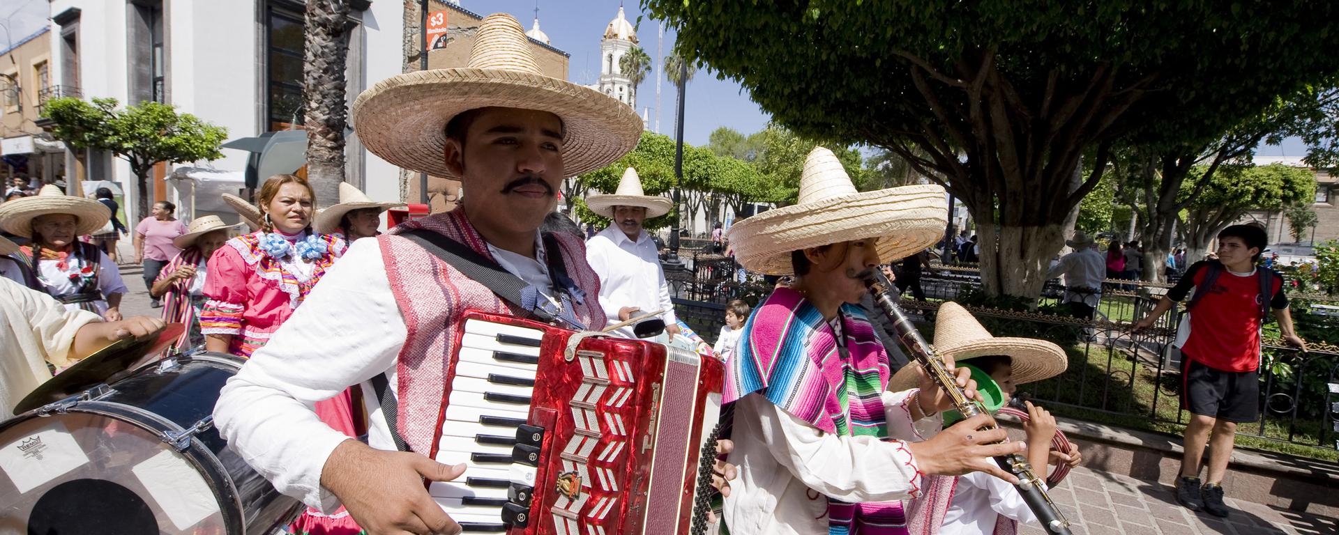 Guadalajara: mariachis, lucha libre y exquisita gastronomía para descubrir en la perla de México 