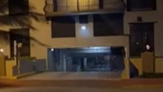 El video que muestra escombros y agua en el garaje del edificio en Miami minutos antes de que este se derrumbara