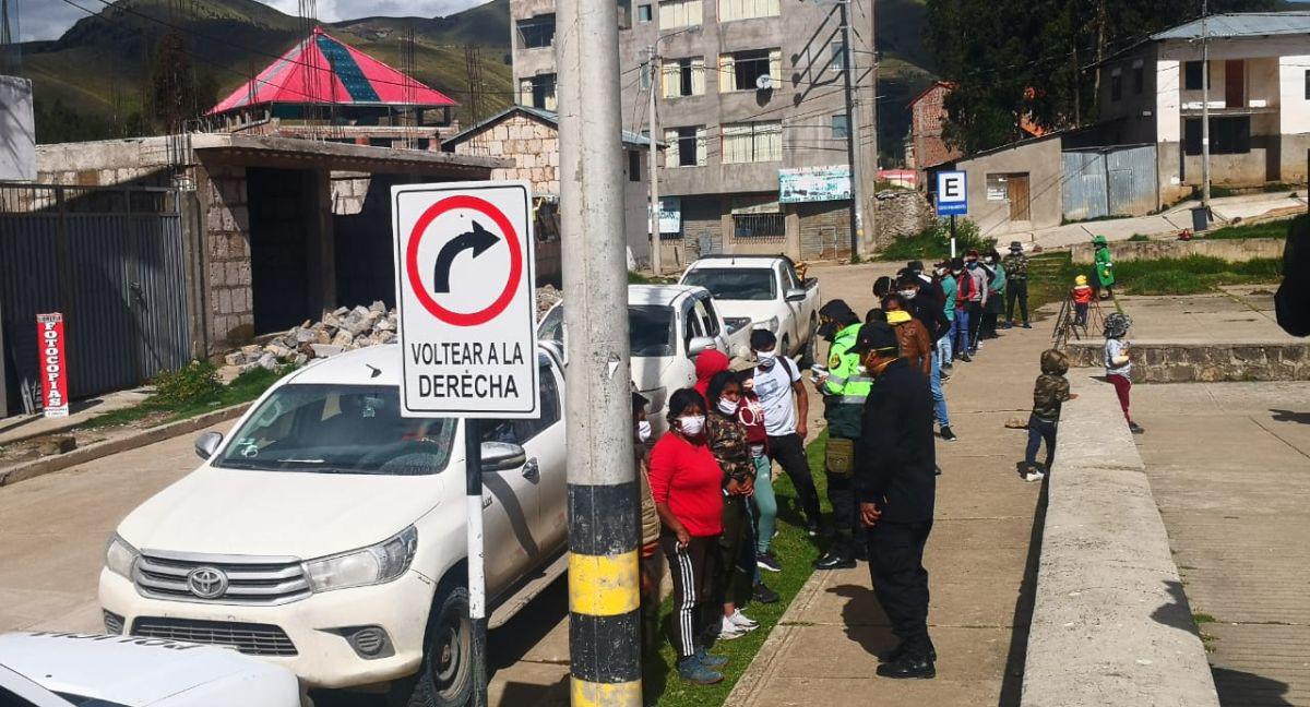 En Chumbivilcas se detuvo a 32 personas en dos intervenciones diferentes por llegar de manera ilegal procedente de Arequipa. (Melissa Valdivia)