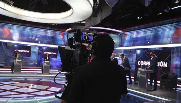 Los candidatos presidenciales participarán en el debate organizado por el JNE en tres días diferentes, distribuidos al azar entre ellos. (Foto: América Televisión)