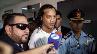 Ronaldinho fue criticado severamente por dos ex mundialistas con la selección brasileña