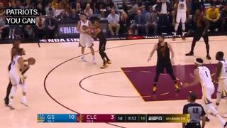 Cavaliers vs. Warriors: el extraño triple que encestó Stephen Curry |VIDEO