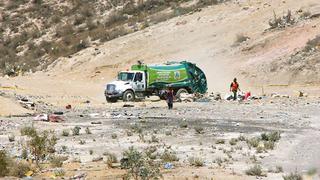 Faldas del volcán Misti son botadero de basura de municipio