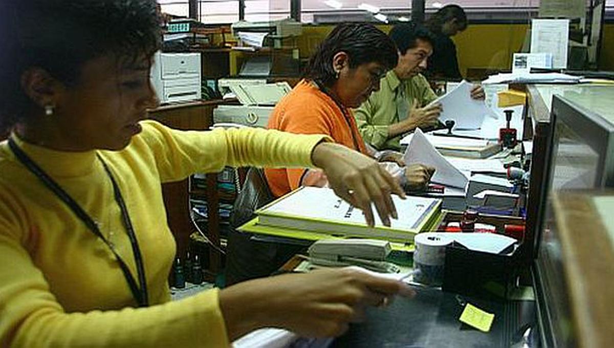 Gobierno entrante decidirá futuro de 221 mil trabajadores CAS