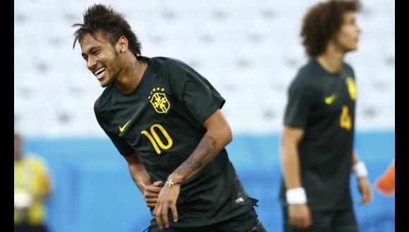 Neymar y compa&ntilde;&iacute;a est&aacute;n optimistas de cara al debut de Brasil en el Mundial. (Reuters)