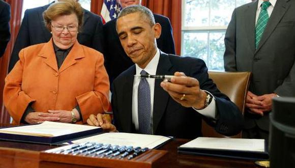 Obama firma ley que impone sanciones a funcionarios venezolanos