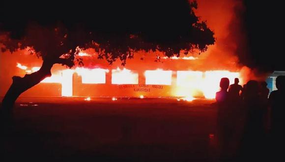 Un incendio es reportado en Karasabai, Mahdia, Guyana, el 1 de junio de 2023. (Foto de La Prensa de Monagas)