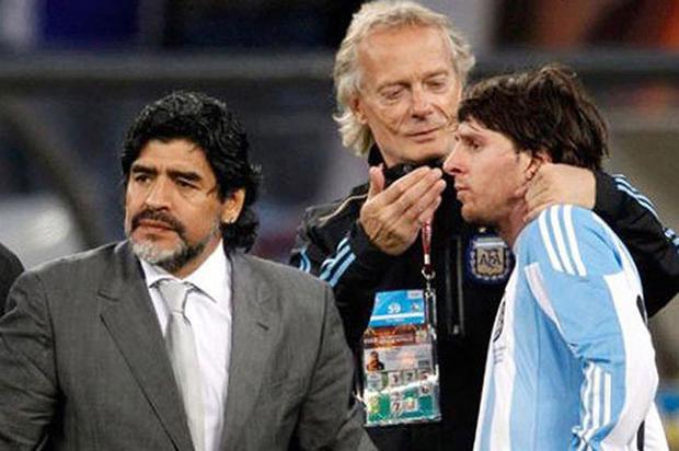 Fernando Signorini, parte del cuerpo técnico de Argentina en la Copa del Mundo 2010, defendió a Lionel Messi de las ácidas críticas de Diego Maradona. (Foto: AP)