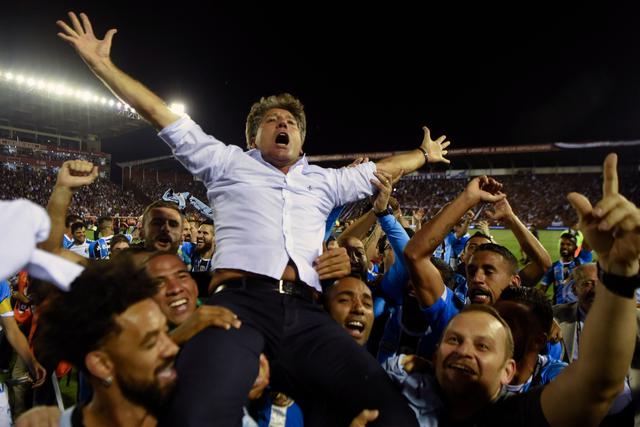 Gremio y las emotivas postales del festejo por consagración en Libertadores. (Foto: AFP)