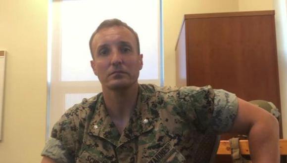 El marine Stuart Scheller fue detenido luego de criticar en redes sociales el papel de Estados Unidos en la retirada de Afganistán. (Captura de video / Stuart Scheller).