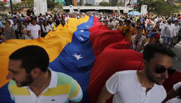 Gana Perú defiende principio de no intervencion en Venezuela