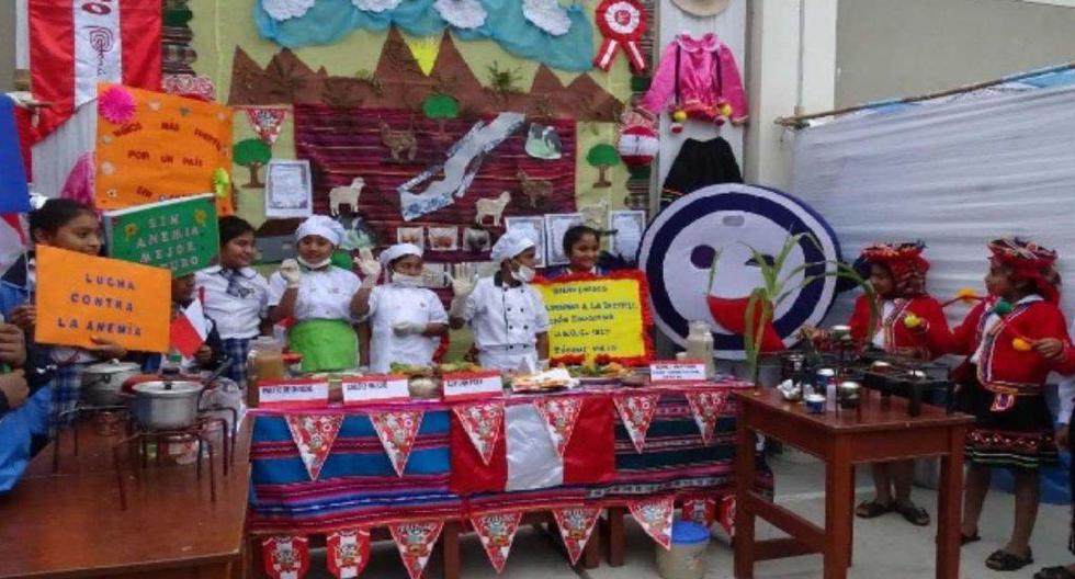 Vestidos de trajes típicos y personificando a héroes de la Independencia del Perú, niñas y niños presentaron diversos potajes. (Foto: Andina/ Difusión)