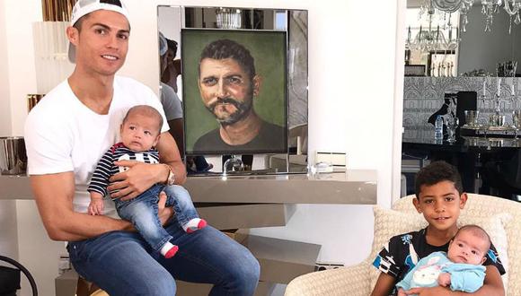 Cristiano Ronaldo y la tierna foto de sus mellizos en la piscina. (Foto: Instagram)