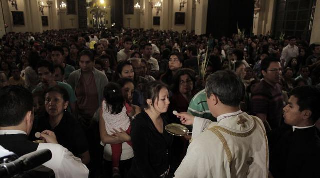 Catedral de Lima lució abarrotada en misa de lavado de pies - 9