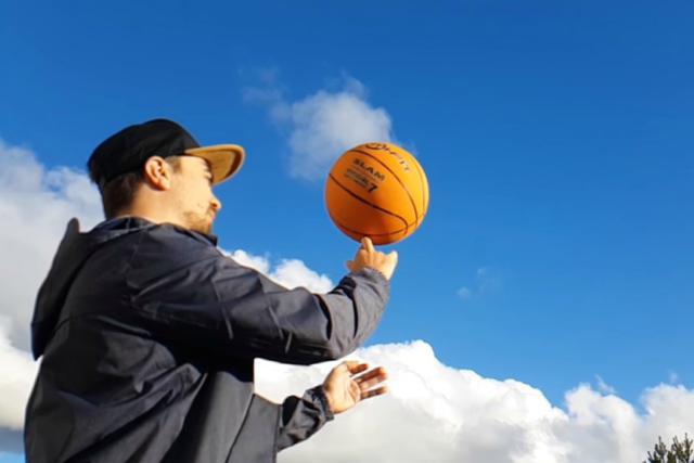 YouTube viral | Joven revela el truco para hacer girar un balón de basket  como un profesional | Video | Fotos | basketball | Baloncesto | Insólito |  Tendencias | nnda nnrt | VIRALES | MAG.