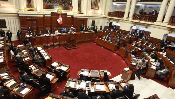 Aproximadamente unos 90 parlamentarios de diferentes bancadas estuvieron presentes a lo largo de la última sesión del pleno de la presente legislatura. (El Comercio)