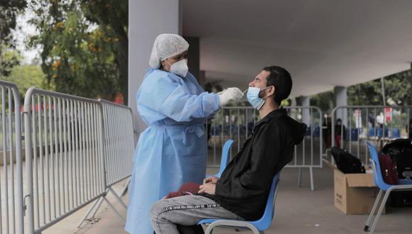 Estos son los vacunatorios donde puedes descartar si tienes coronavirus. (Foto: GEC)