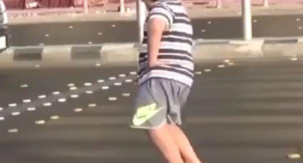 Menor de 14 años fue detenido por 24 horas solo por bailar \'Macarena\' en una calle en Arabia Saudí (YouTube)