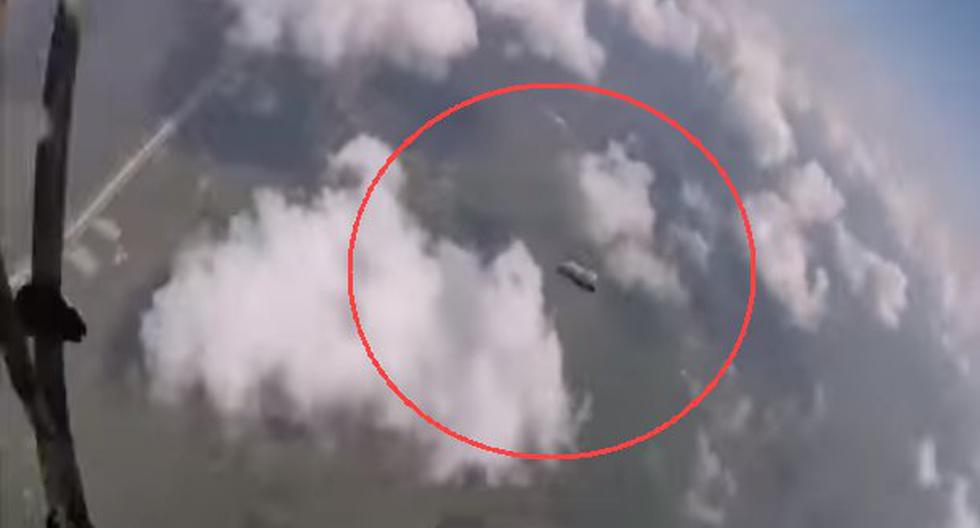 Este paracaidista logró lo impensable. (Foto: YouTube)