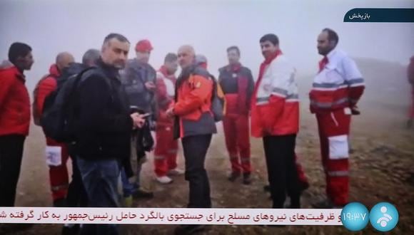 Equipos de rescate se dirigen al lugar del "accidente" del helicóptero del convoy del presidente de Irán en la región de Jofa, en la provincia occidental de Azerbaiyán Oriental, el 19 de mayo de 2024. (Foto de IRINN / AFP)
