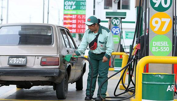 ​Petroperú y Repsol anuncian reducción en el precio del diésel. (Foto: GEC)