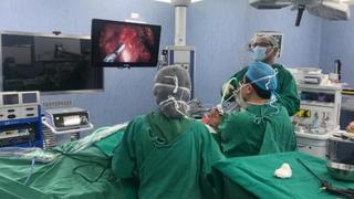 Cirugía de tiroides por la boca: ¿en qué consiste esta intervención que se realizó por primera vez en un niño en Perú?