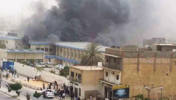 Libia: Ataque suicida a contra sede de comisión electoral deja al menos 13 muertos. (Foto: Twitter)