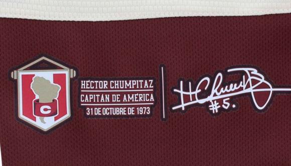 La nueva camiseta de Universitario en honor a Héctor Chumpitaz. (Foto: Marathon)