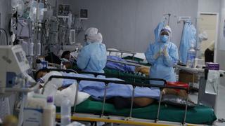 Colegio Médico advirtió que ola epidémica del COVID-19 en el Perú “está casi incontrolable”