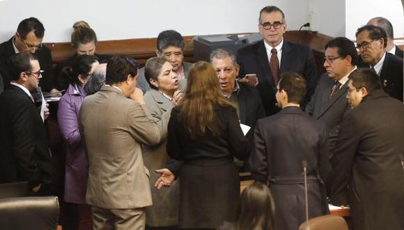 A lo largo de la jornada, el debate se interrumpió varias veces debido a las discrepancias que tuvieron los congresistas sobre la propuesta de inmunidad parlamentaria. (Anthony Niño de Guzmán)