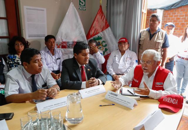 Ministro de Vivienda, Construcción y Saneamiento, Javier Piqué, presidió la reunión técnica en el Centro de Información al Ciudadano de Tacna. (Fotos: Difusión)