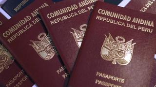 Arequipa: decenas de personas denuncian falta de atención en Migraciones para tramitar pasaporte | VIDEO