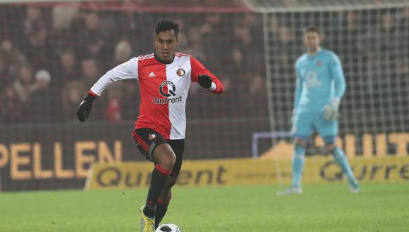 Renato Tapia se ha ganado un puesto en Feyenoord a base de paciencia y esfuerzo. El peruano juega como defensa central desde hace cinco encuentros. (Foto: AP)