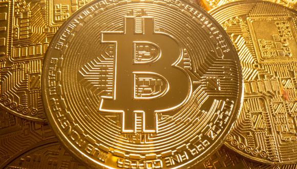 Si bien los defensores presentan al Bitcoin como una innovación que es independiente del capricho gubernamental, ha provocado advertencias de que podrían aumentar los riesgos regulatorios, financieros y operativos. (Foto: Dado Ruvic / Reuters)