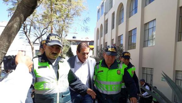 La fiscalía solicitó asimismo una condena de ocho años de cárcel para el juez, quien estará internado en el penal de Socabaya mientras duren las investigaciones (Foto: radio Yaraví)