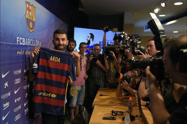 Barcelona: Arda Turan fue presentado en el Camp Nou (FOTOS) - 6