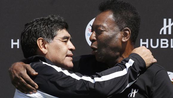 Las mejores imágenes del encuentro entre Diego Maradona y Pelé en París, a un día de la Eurocopa 2016 | Foto: AFP