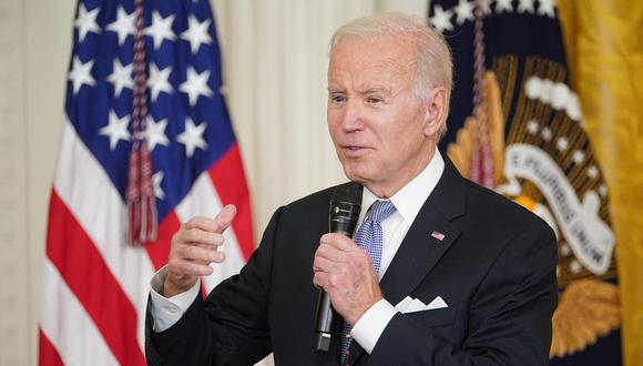 El presidente de EE. UU., Joe Biden, habla en el Salón Este de la Casa Blanca en Washington, DC, el 20 de enero de 2023. (Foto referencial de Mandel NGAN / AFP)