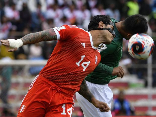 La transmisión del partido Perú vs. Bolivia estuvo a cargo de Latina Televisión en la quinta fecha de las Eliminatorias 2026. (Foto: AFP)