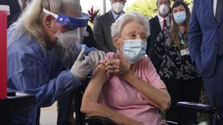 Coronavirus: Florida lleva vacuna de Pfizer-BioNTech a residencias geriátricas en pleno auge de la pandemia