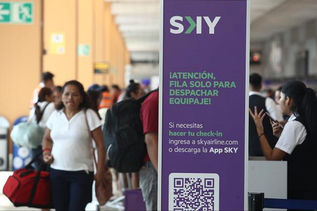 La aerolínea Sky pidió disculpas por lo sucedido (foto: Jorge Cerdán).