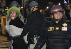 Policía de Los Ángeles ingresa al campamento de la UCLA y detiene a decenas de estudiantes propalestinos
