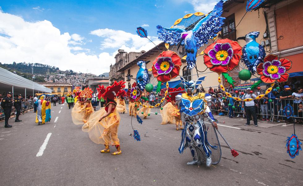 El Carnaval de Cajamarca es una de las celebración más importantes y mas esperadas del país. Las fiestas se realizan durante todo el mes, pero los dias centrales inician este sábado 18 y concluyen el próximo miércoles 22 de febrero, por estos días las personas salen por la calles con trajes típicos, bailan al compas de la música y, sobre todo, se ve a personas bañadas en pintura de colores. Por la increíble fiesta que celebran, Cajamarca es conocida como la Capital del Carnaval Peruano. (Foto: Shutterstock)