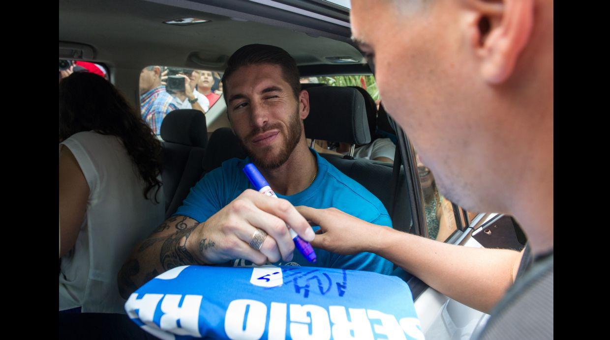 Sergio Ramos y un gran gesto: jugó fútbol con niños cubanos - 12