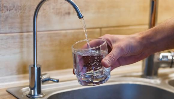 Para elaborar una tarifa de cobro de agua potable, se tienen en cuenta dos factores: el económico y social, según los alcances de la coordinadora de servicios al usuario de SUNASS, Gabriela Corimanya. (Foto: Shutterstock)