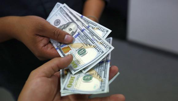 El "dólar blue" se negociaba a 156 pesos en Argentina este lunes. (Foto: GEC)